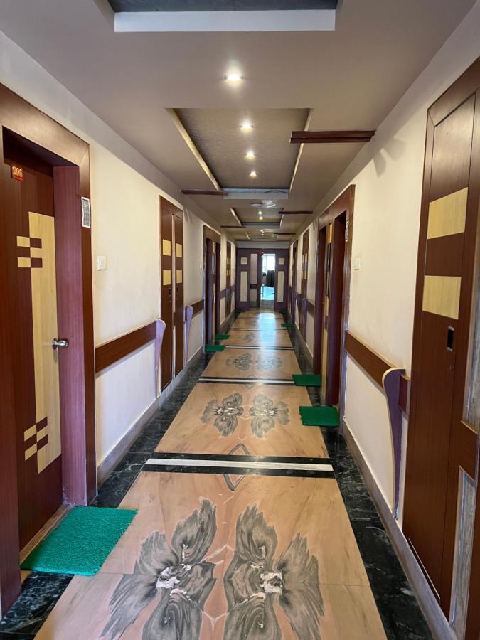 Hotel Lee Garden Near To Blue Flag Beach 500 Mtrs Пури Екстериор снимка