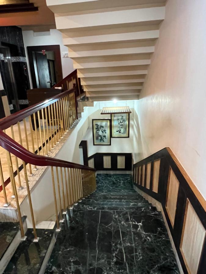 Hotel Lee Garden Near To Blue Flag Beach 500 Mtrs Пури Екстериор снимка