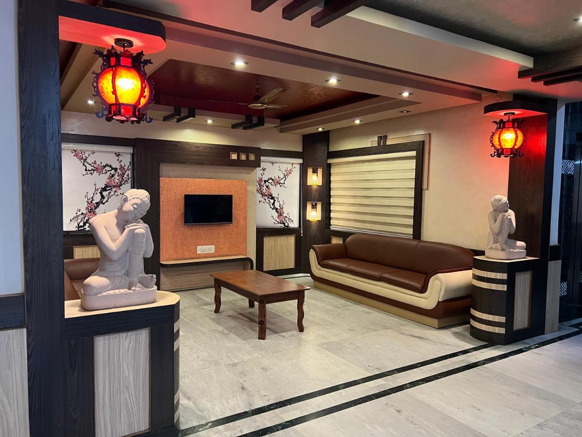Hotel Lee Garden Near To Blue Flag Beach 500 Mtrs Пури Екстериор снимка