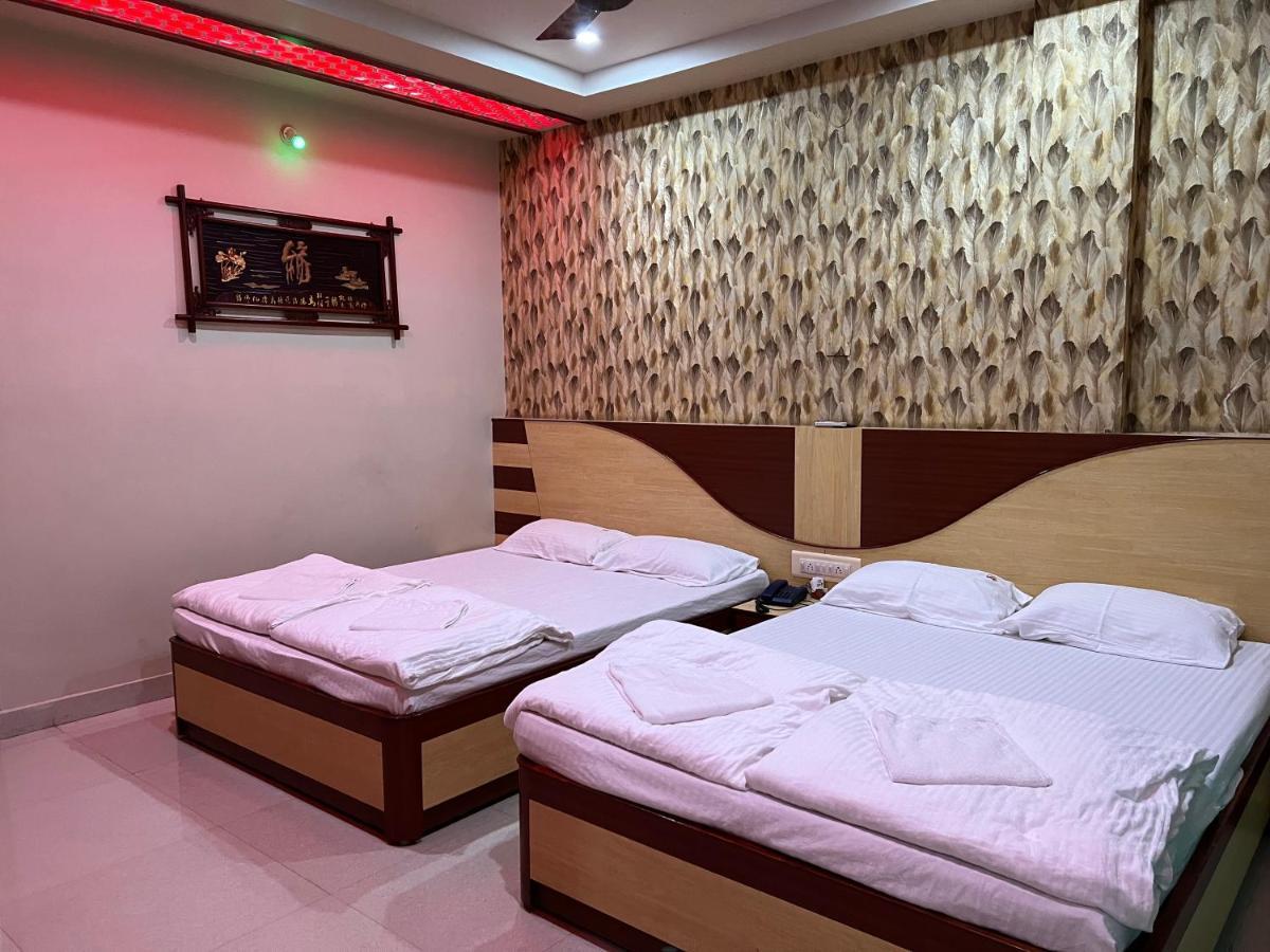Hotel Lee Garden Near To Blue Flag Beach 500 Mtrs Пури Екстериор снимка
