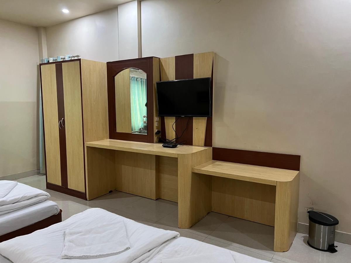 Hotel Lee Garden Near To Blue Flag Beach 500 Mtrs Пури Екстериор снимка