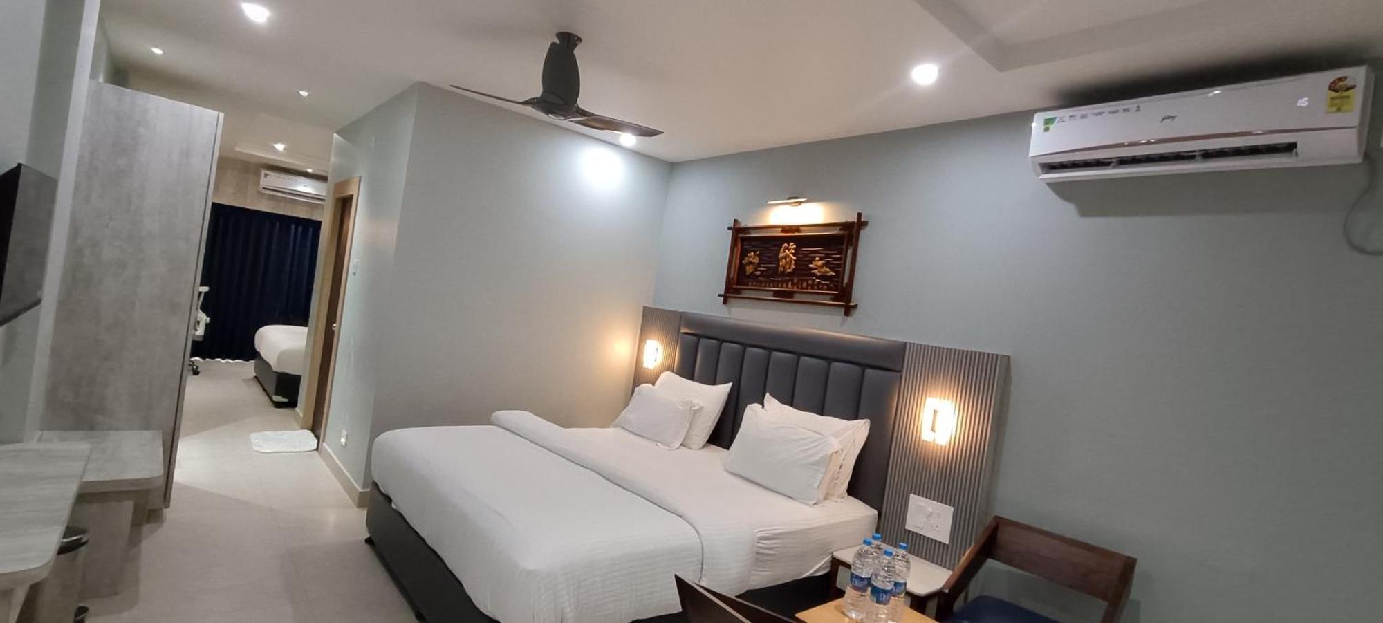 Hotel Lee Garden Near To Blue Flag Beach 500 Mtrs Пури Екстериор снимка