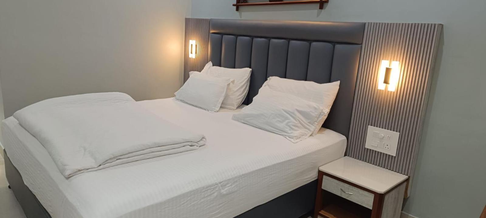 Hotel Lee Garden Near To Blue Flag Beach 500 Mtrs Пури Екстериор снимка