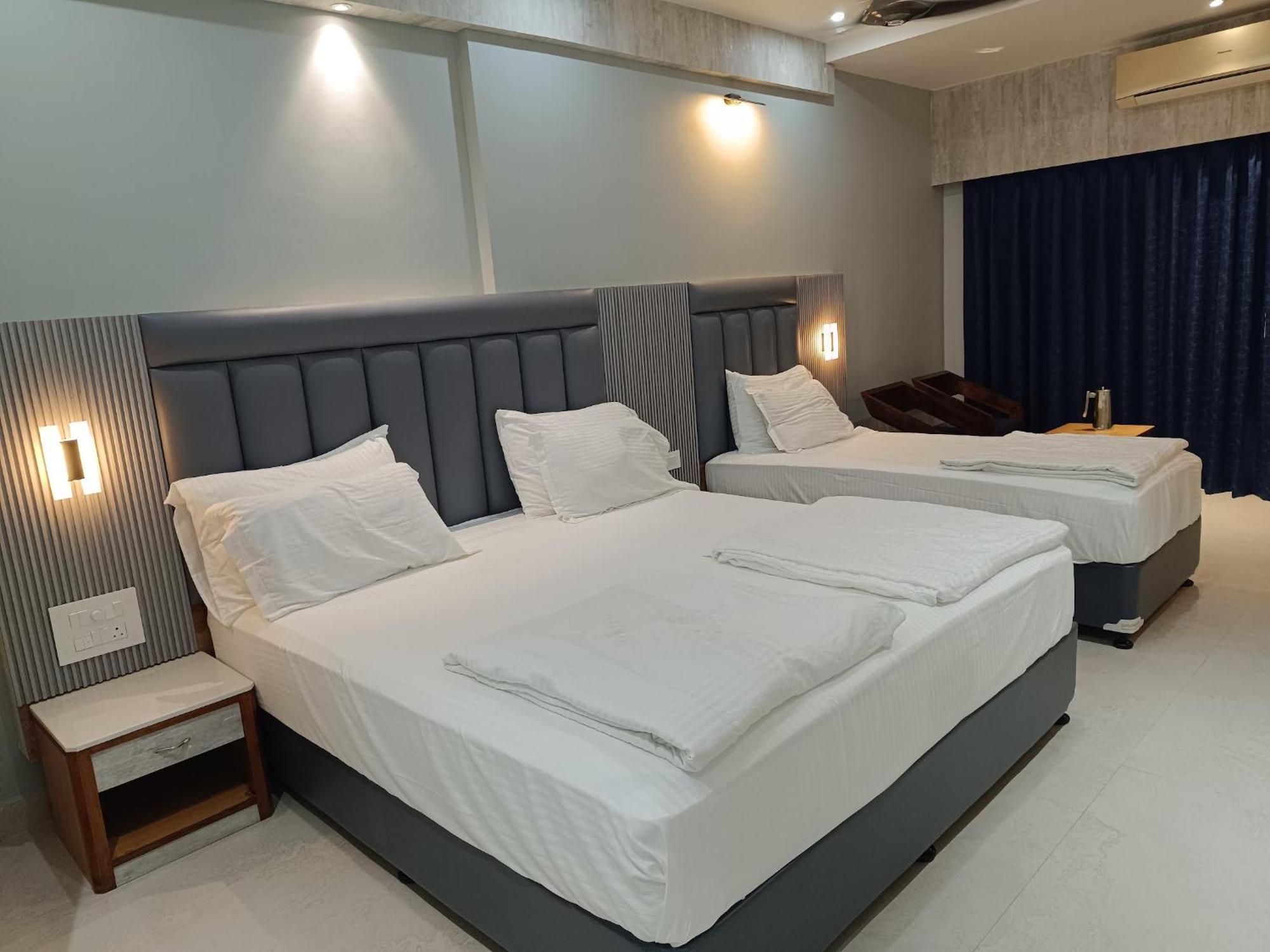 Hotel Lee Garden Near To Blue Flag Beach 500 Mtrs Пури Екстериор снимка